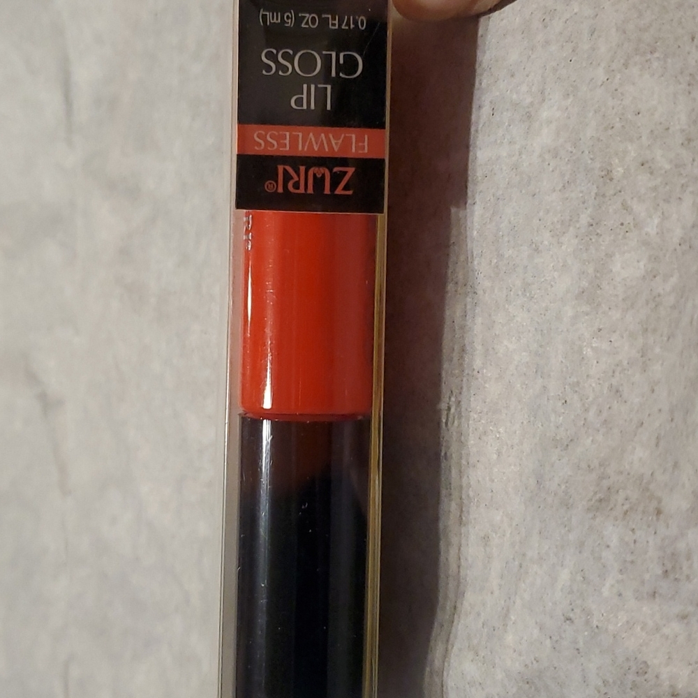 ZURI Luscious Orangey Red Flawless Lip Gloss-Sealed & Boxed-0.17 fl oz - 5mL